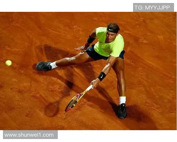 纳达尔与拉约维奇激战正酣谁能在这场对决中笑到最后